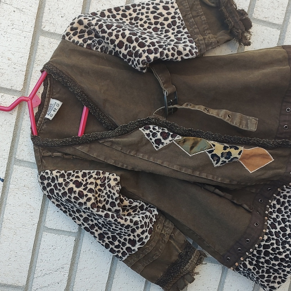 Leopard wrap jacket 🧥 - Picture 6 of 10